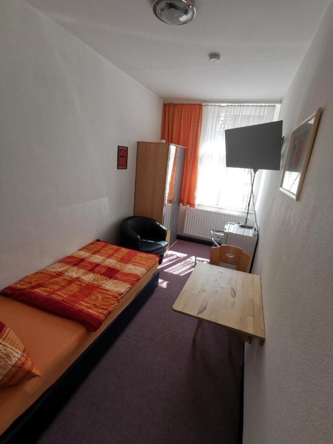 Hotel-Pension Zum Hirsch 哈特斯海姆 外观 照片