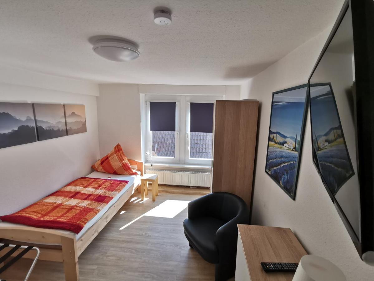 Hotel-Pension Zum Hirsch 哈特斯海姆 外观 照片